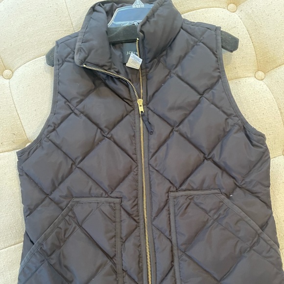 Jcrew women’s black quilted vest - Picture 5 of 6